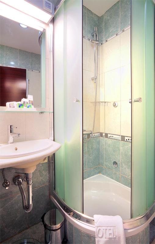 Hotel Turist Kraljevo Dış mekan fotoğraf